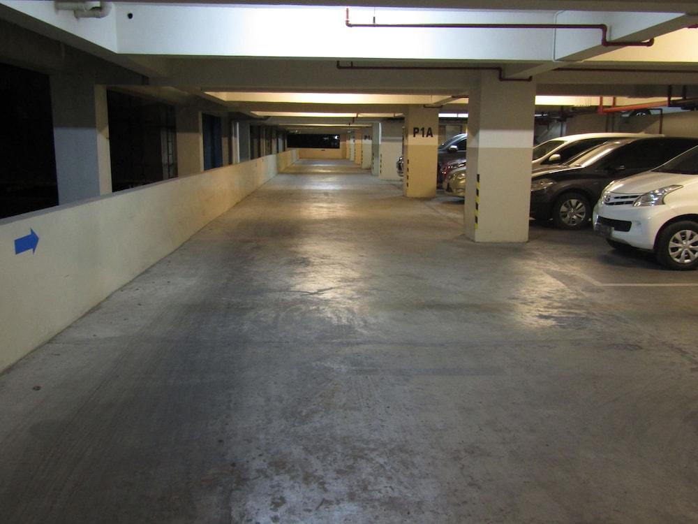 Student Park Hotel Джокьякарта Экстерьер фото