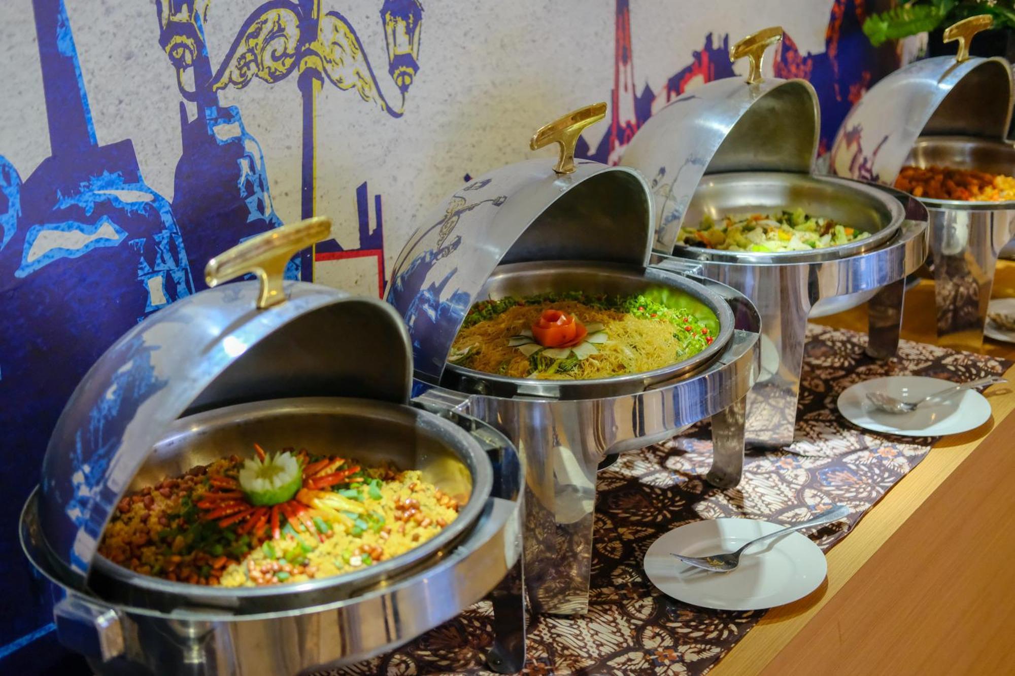 Student Park Hotel Джокьякарта Экстерьер фото