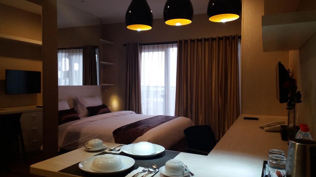 Student Park Hotel Джокьякарта Номер фото