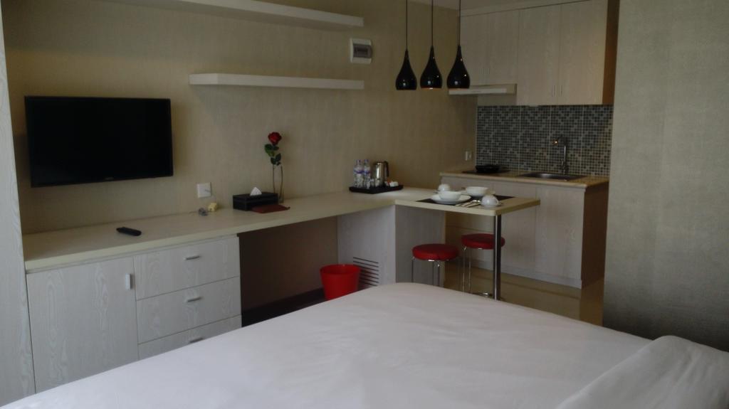Student Park Hotel Джокьякарта Экстерьер фото
